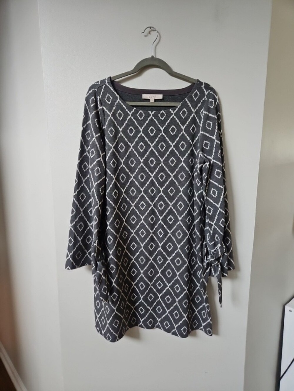 LOFT Gray Geometrical Midi Dress long sleeves Large